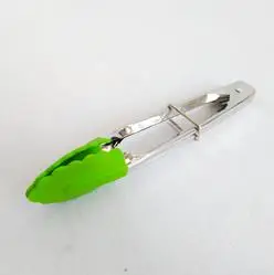 green Силиконовые барбекю гриль Tong Салат Хлеб сервировка Tong с антипригарным Кухня барбекю гриль кулинарные щипцы с замком - Цвет: green