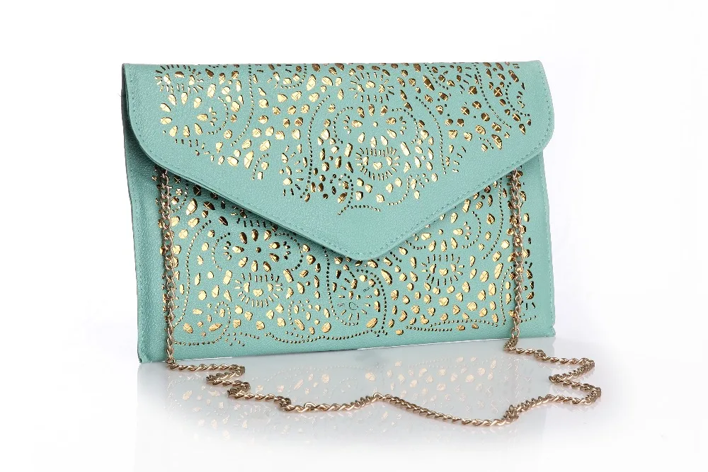 Сумка-конверт женская кожаная с цепочкой и вырезами | Багаж сумки