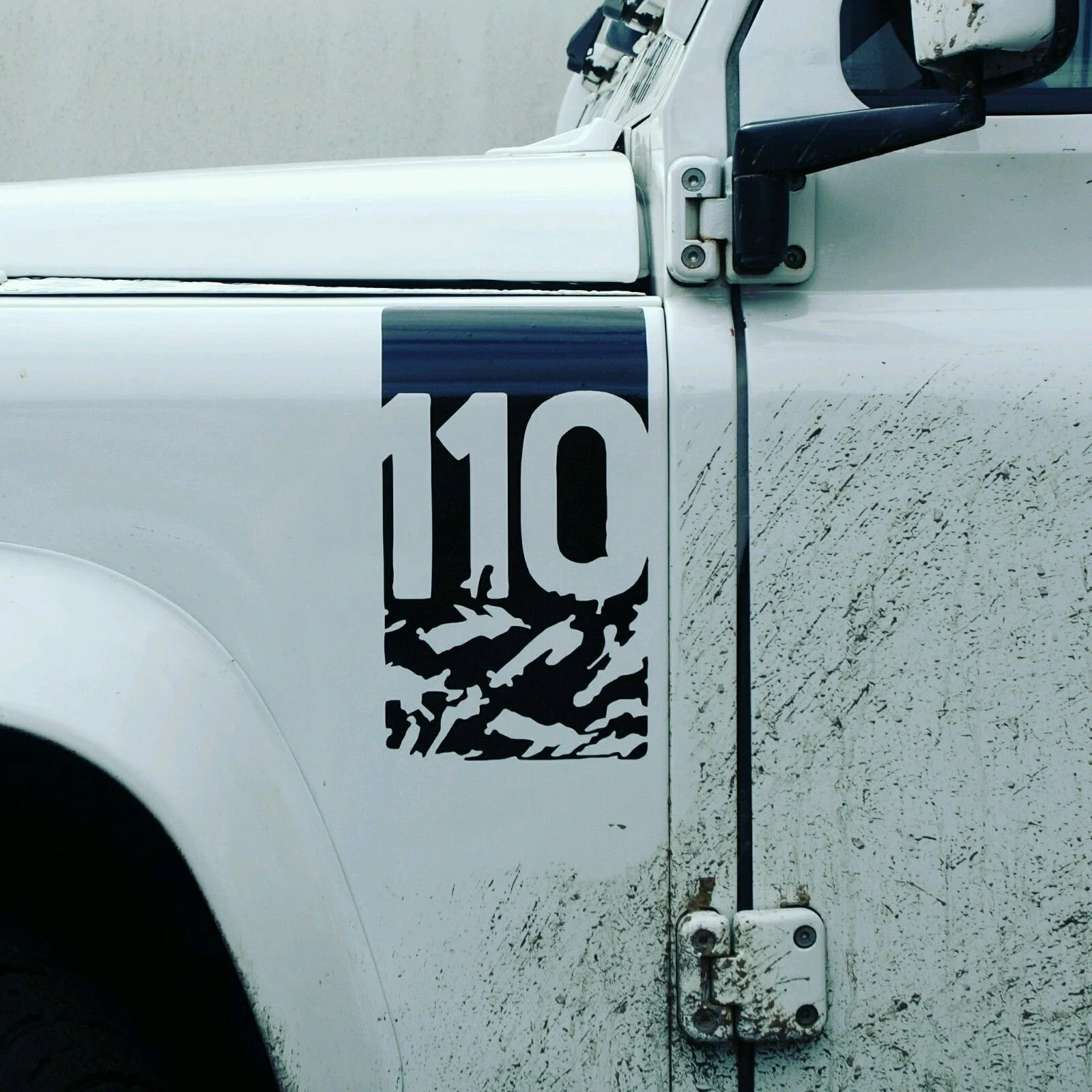 

Defender Adventure Edition decal sticker (110) landrover Tuff rok 2pcs 30cm