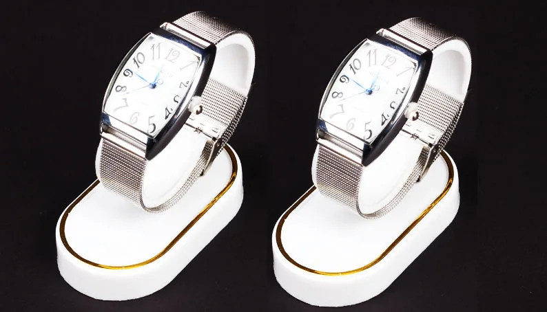 Портативные пластиковые наручные часы с белым золотом и тиснением демонстрация