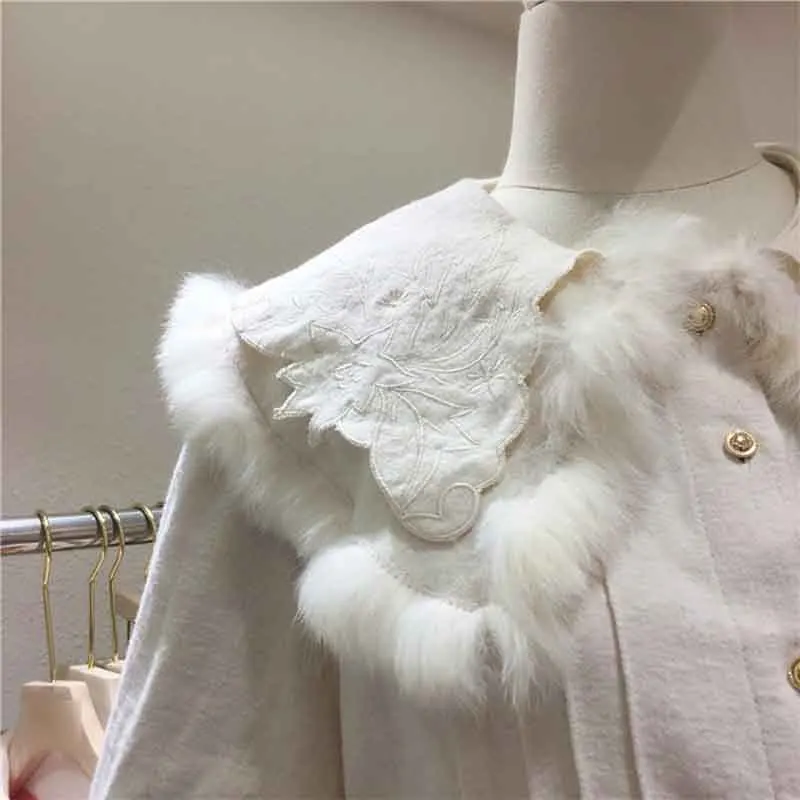 

Embroidery label collar retro shirt female palace style fashion fur stitching tops single breasted elegant was thin shirt wq1080