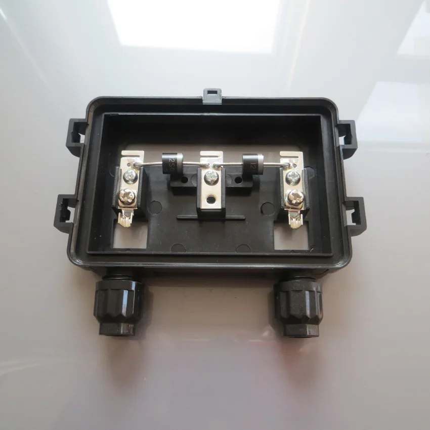 70 Вт 130 Солнечная распределительная коробка Водонепроницаемая IP67 для солнечной