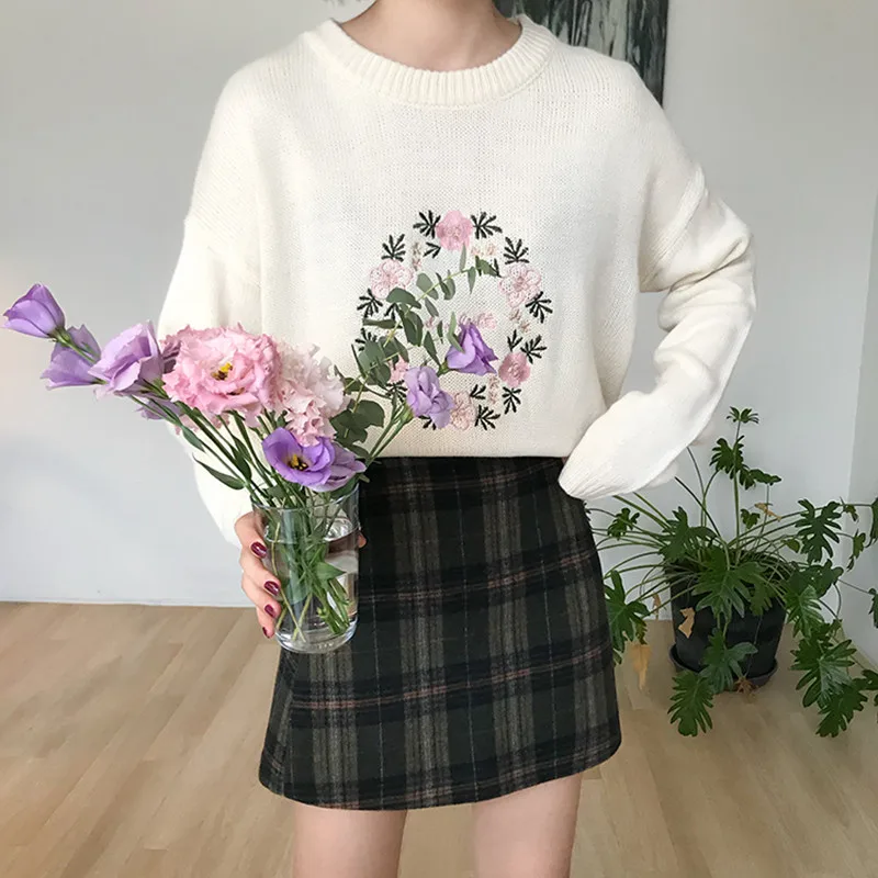 2 colors 2018 autumn and winter round floral embroidery o neck knitted sweaters womens pullovers (F1305) | Женская одежда