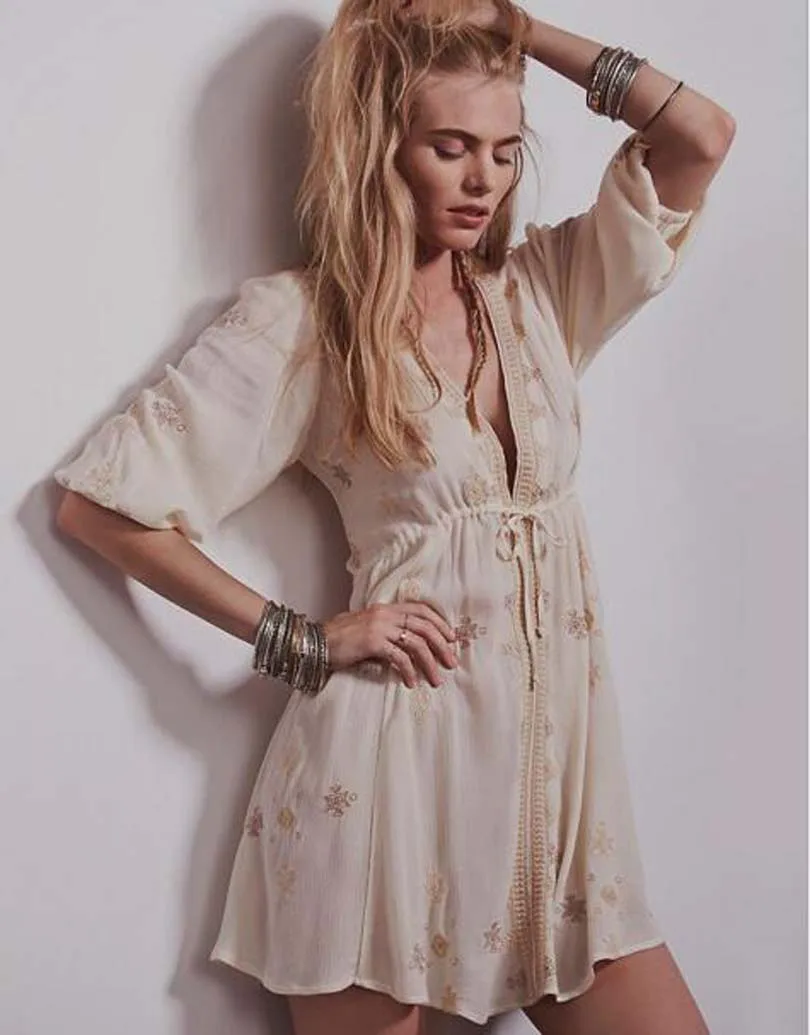 Женская винтажная туника с цветочной вышивкой и глубоким V образным вырезом|short