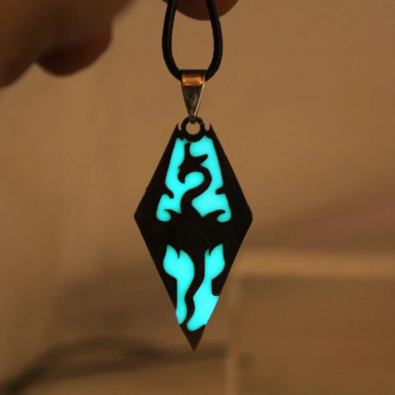 Glowing Dragon necklace Punk Necklace Pendants Necklaces GLOW in the DARK Akaviri amulet gift | Украшения и аксессуары
