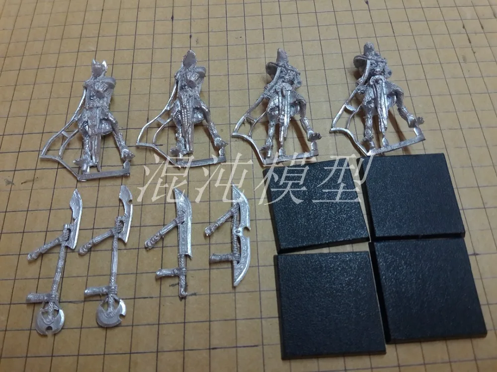 Tomb Kings Ushabti (4 модели: 2 с глазурью карнизом)-разобранные-металлические модели |