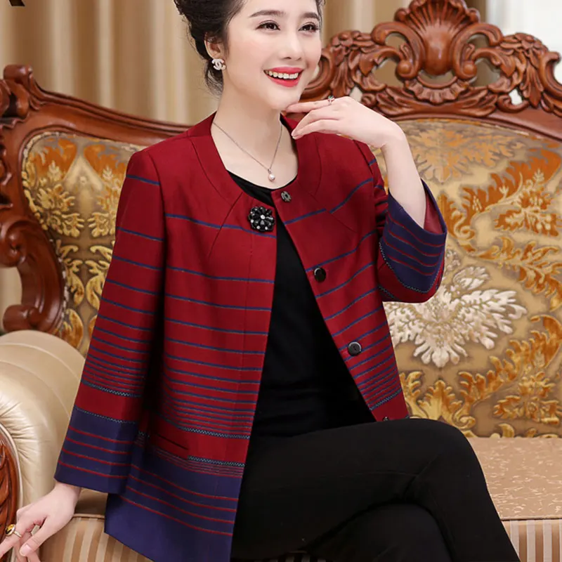 2017 Real New Middle Aged Mother Installed Jacket Loose Fat Mom Feminine Coat Leisure Large Size Female Autumn Clothing Ls166 | Женская