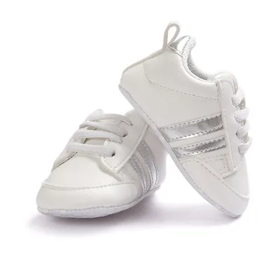 white and silver Горячая Распродажа детские мокасины младенческие противоскользящие из искусственной кожи первые ходунки кроссовки с мягкой подошвой для новорожденных детская спортивная обувь для 0-18 м - Цвет: white and silver