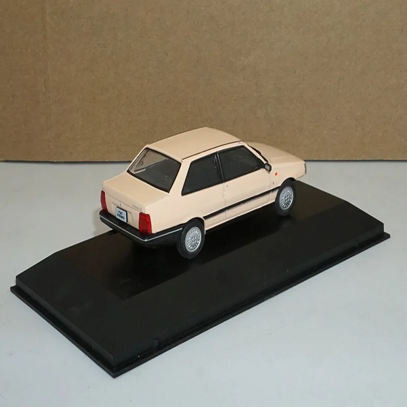 Коллекция бутик 1/43 моделирование FIAT PREMIO-1987 классическая мебель модель сплав литье под давлением винтажные автомобильные игрушки подарок на день рождения