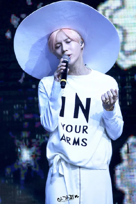 Толстовка унисекс с капюшоном черного и белого цвета|me hoodie|hoodie blackkpop shinee |