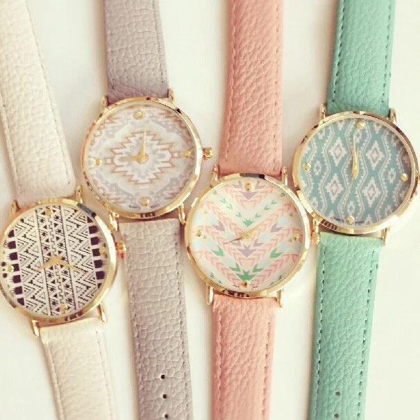 Часы с орнаментом ацтеков поп-элемент в американском и Европейском стиле