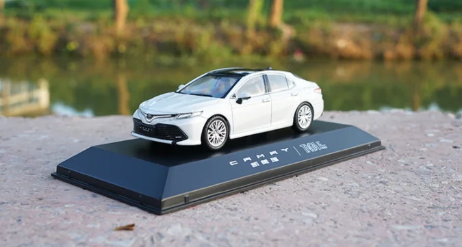Оригинальная фабрика новинка 1:43 TOYO TA CAMRY 2018 игрушечный автомобиль из сплава