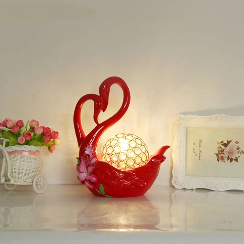 Modern red table lamps bedroom bedside lamp marriage celebrate Swan creative resin white LED light za82610 | Лампы и освещение