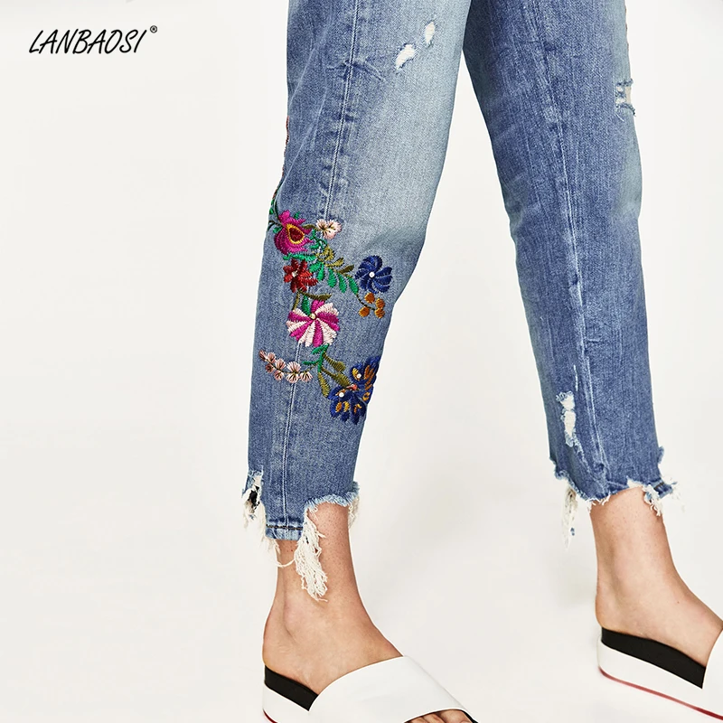 LANBAOSI Boyfriend женские рваные джинсы с цветочной вышивкой потертый подол хорошее