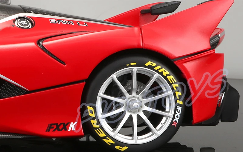 Подарок на Новый год 1/18 лучшая версия FXXK металлическая модель автомобиля из