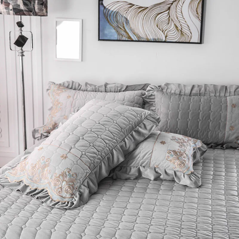 

Princess Plush Warm Ruffled Lace Bed Skirt Quilted Flannel Fleece Bedspread Pillowcase 3pcs Queen King size Bedding Set