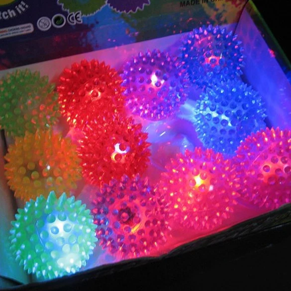 Мигающий свет Spikey высоко прыгающие шарики Новинка сенсорный шар Ежика M09 |