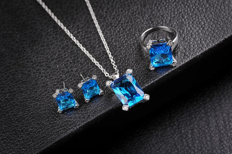 Позолоченный комплект ювелирных изделий с австрийскими кристаллами женские