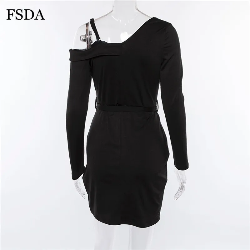 Женское мини платье FSDA черное облегающее на одно плечо с бантом и длинным