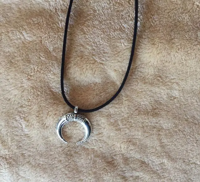 n163 Velvet Leather rope Moon Crescent Chokers necklace Pendants Punk Necklaces For Women Fashion Jewelry | Украшения и