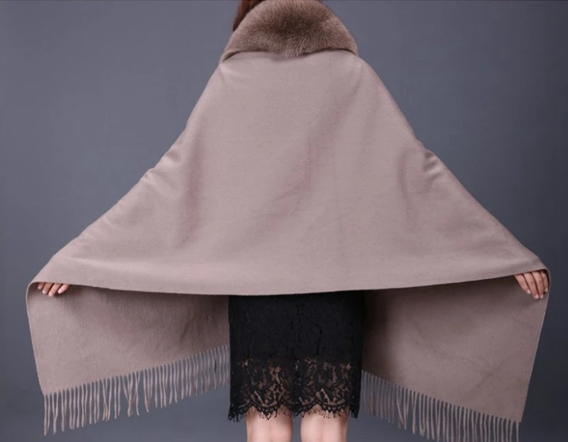 Женская шерстяная шаль с кисточками воротником из лисьего меха LF5007 |