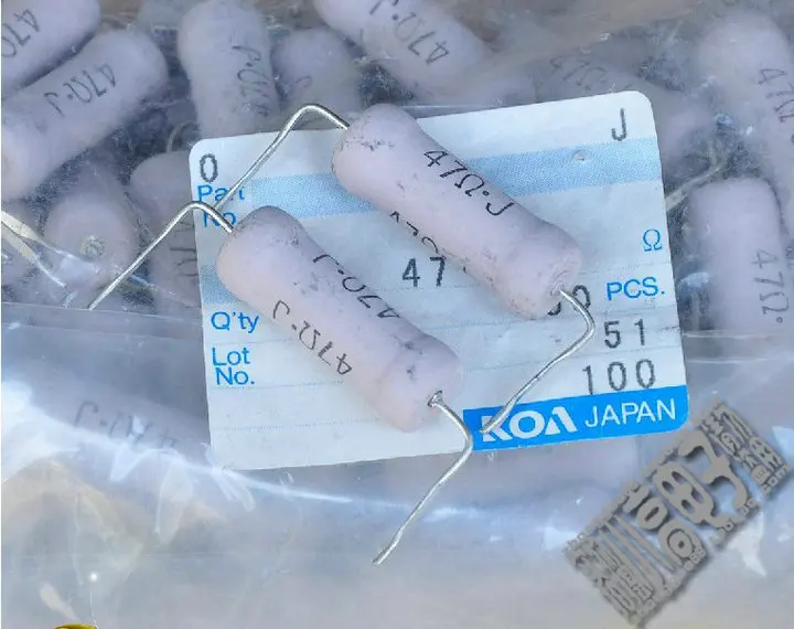 100% новый и оригинальный 5 Вт 47R 5% KOA розовая медная ножка с принтом 47 Ом |