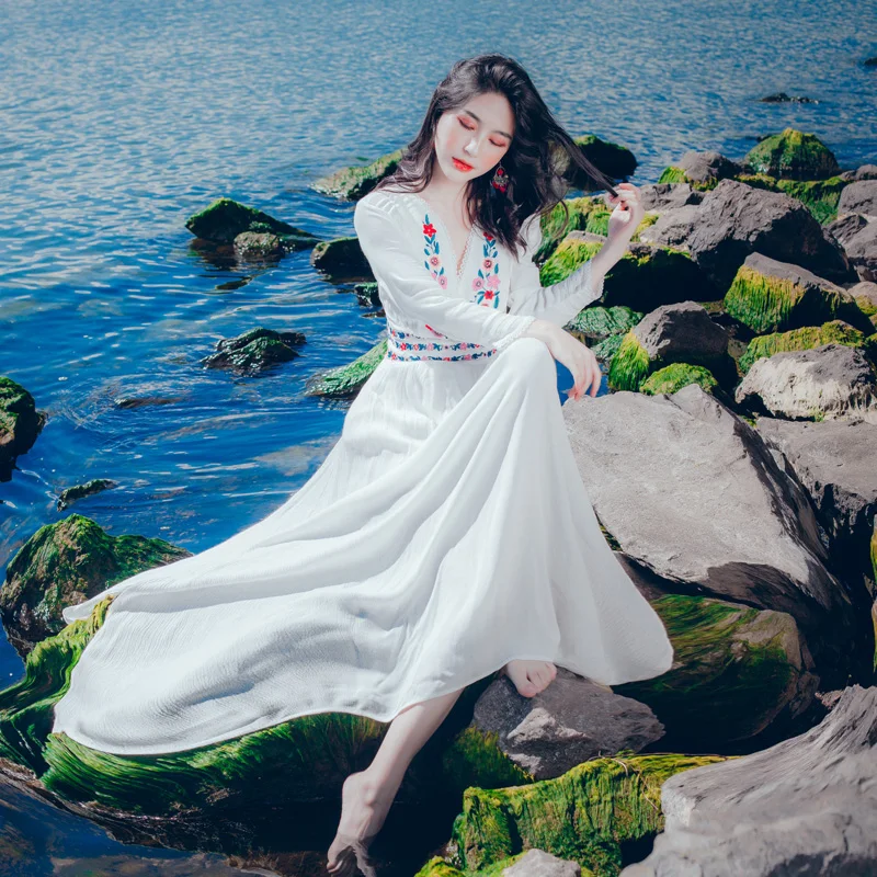 

Bohemian Seaside Holiday Embroidered Long-sleeved Dress Fairy 2019 Spring New Sexy Party Beach Dresses