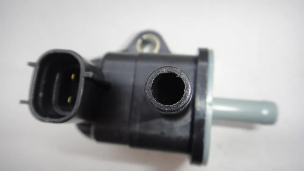 

Auto VSV Vacuum Switch Valve Purge Solenoid Valve 90910-12278 9091012278 For TOYOTA 1NRFE URBAN CRUISER
