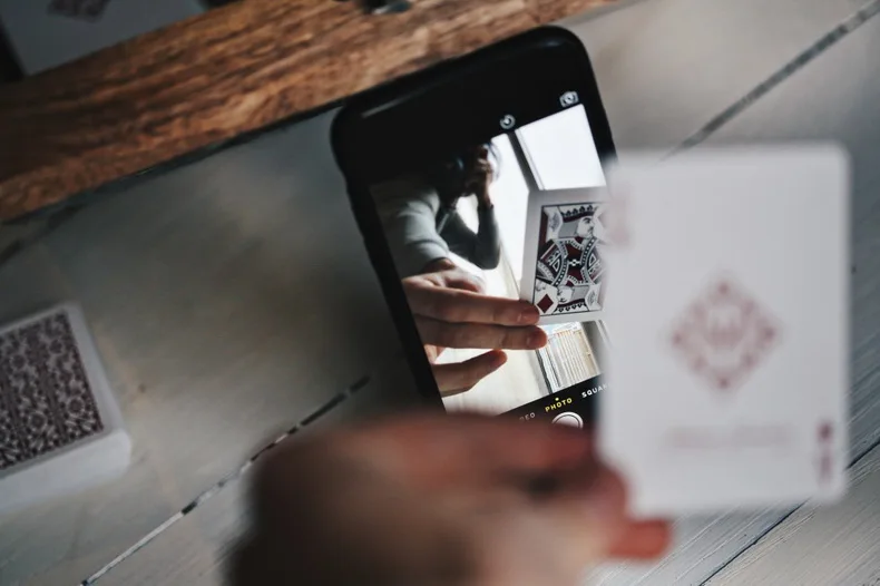 MADISON REVOLVERS Ellusionist белая коробка красная колода 1 шт. Волшебные игральные карты магический покер реквизит