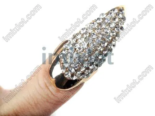 Шикарное женское длинное кольцо с когтями Золотое со стразами для ногтей 3