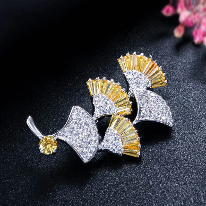 yellow CWWZircons Элегантный Красный кубический цирконий кристалл Установка серебряный цвет модные брендовые женские броши в виде листа для свадебной вечеринки BH006 - Окраска металла: yellow