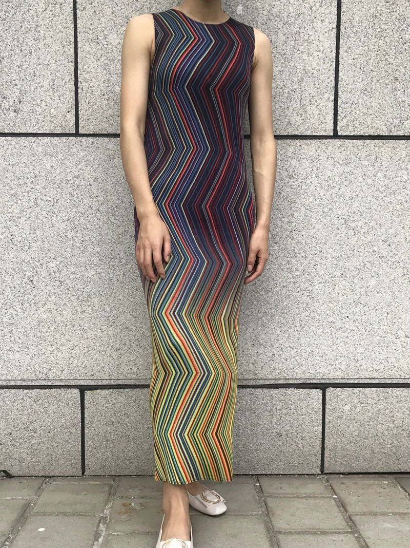 Miyake элегантное Модное Длинное Платье в полоску без рукавов с круглым вырезом
