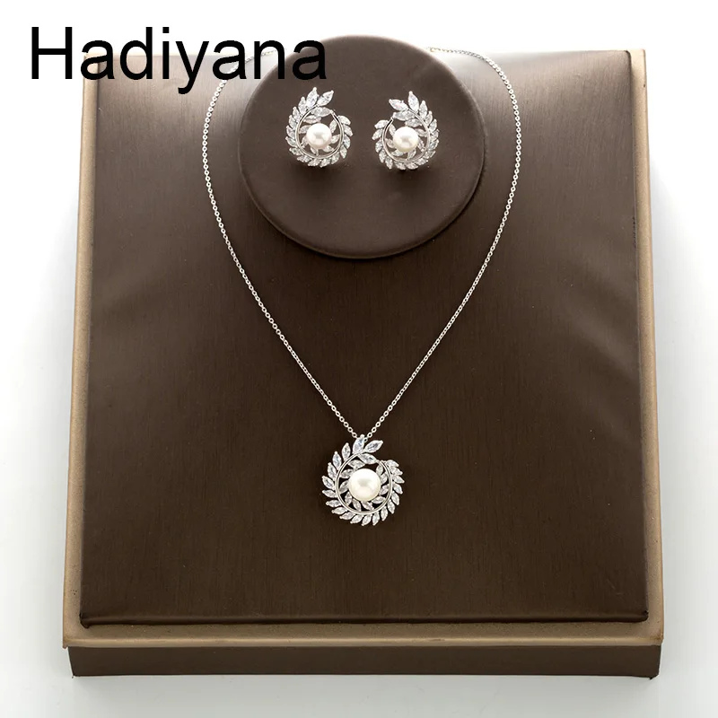 

Hadiyana New Temperament Ladies Branches Cubic Zirconia Pearl Set Sleek Minimalist Party Earrings / Pendant Two Sets Gift TZ5063