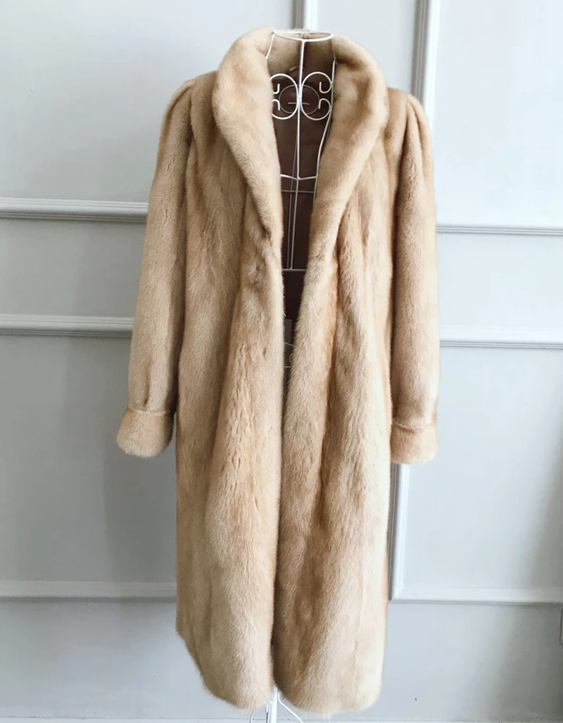 Длинная женская шуба из цельного меха норки с отложным воротником зимняя тонкая