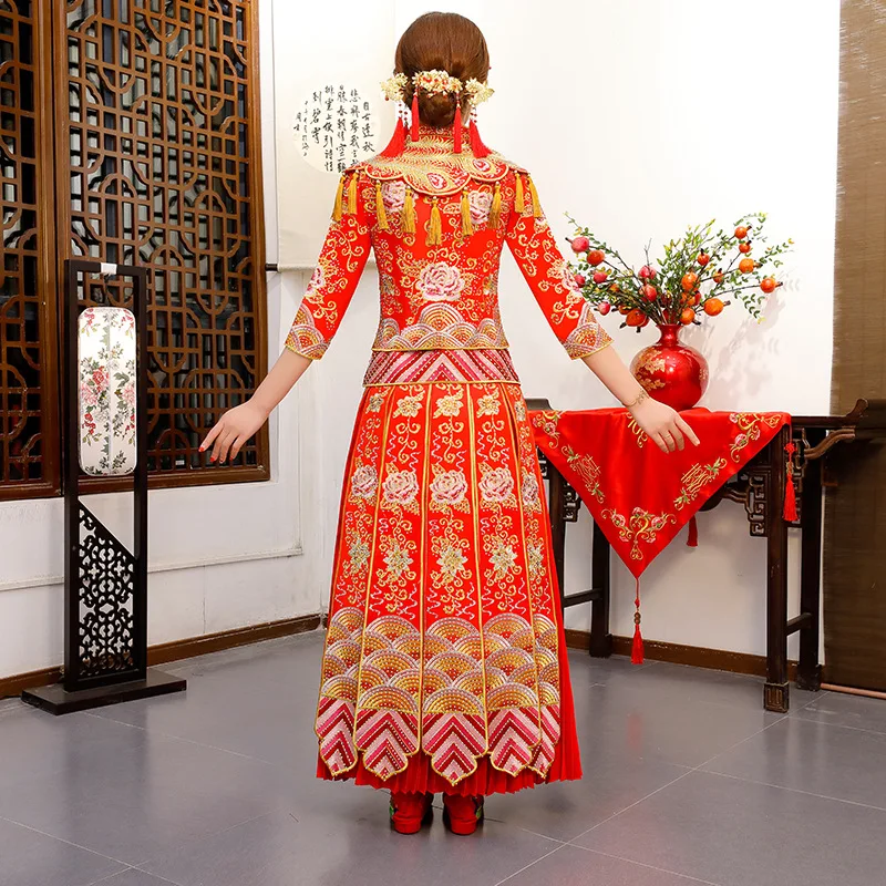 Chinese Traditional Wedding Dress Cheongsam red Long Loose Vintage Dragon Phoenix Clothing Oriental Collars Bride Tradit