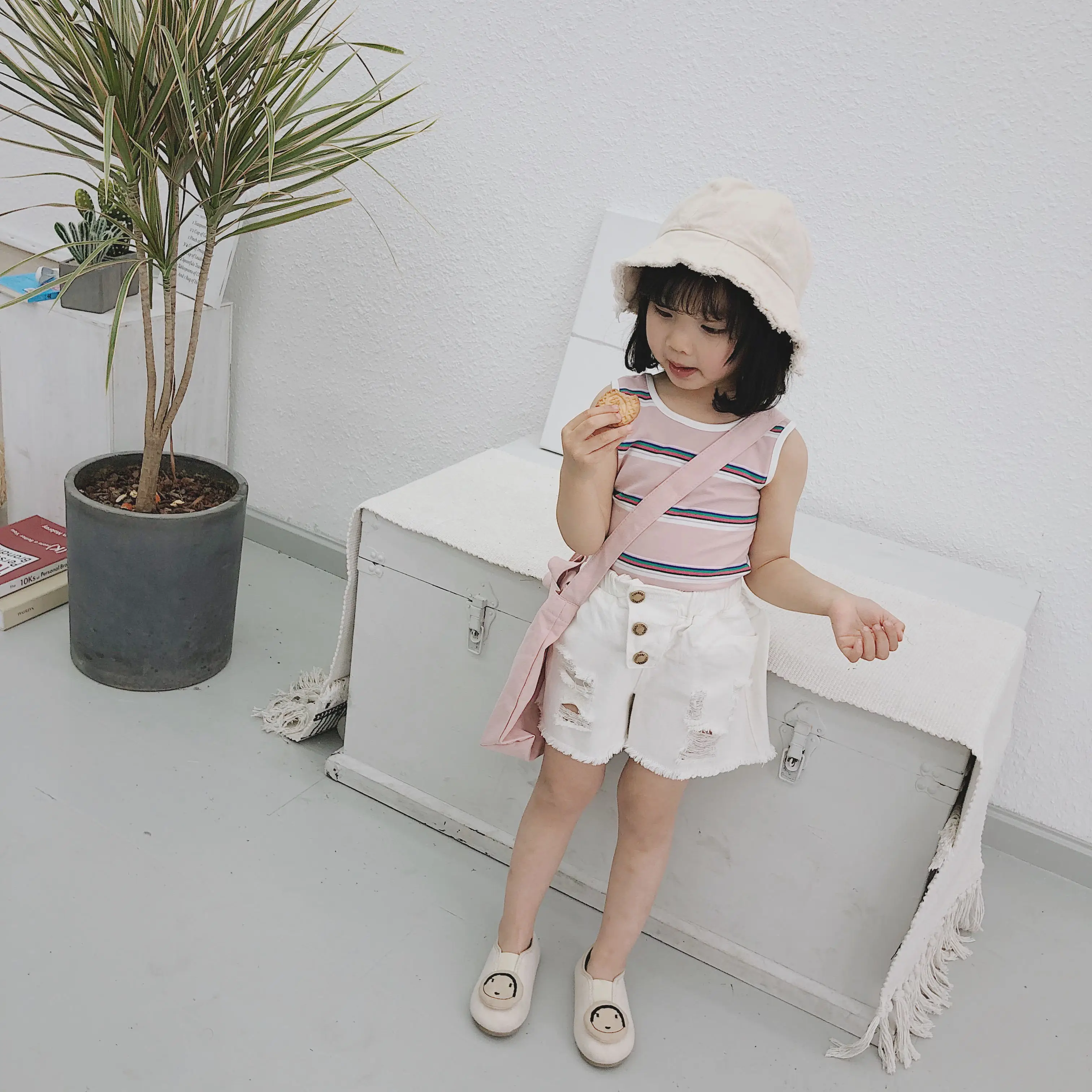 Детские джинсовые шорты штаны джинсы для девочек летние модные хлопковые с