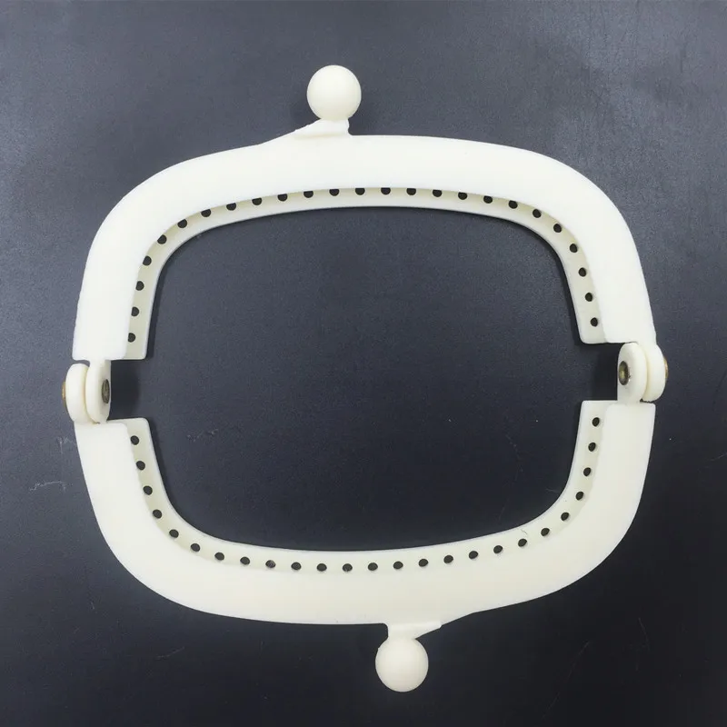 

25Pcs/lot Beige Coins Purse Plastic Arc Frame Kiss Clasps Lock DIY Handle Clutch 9x5cm
