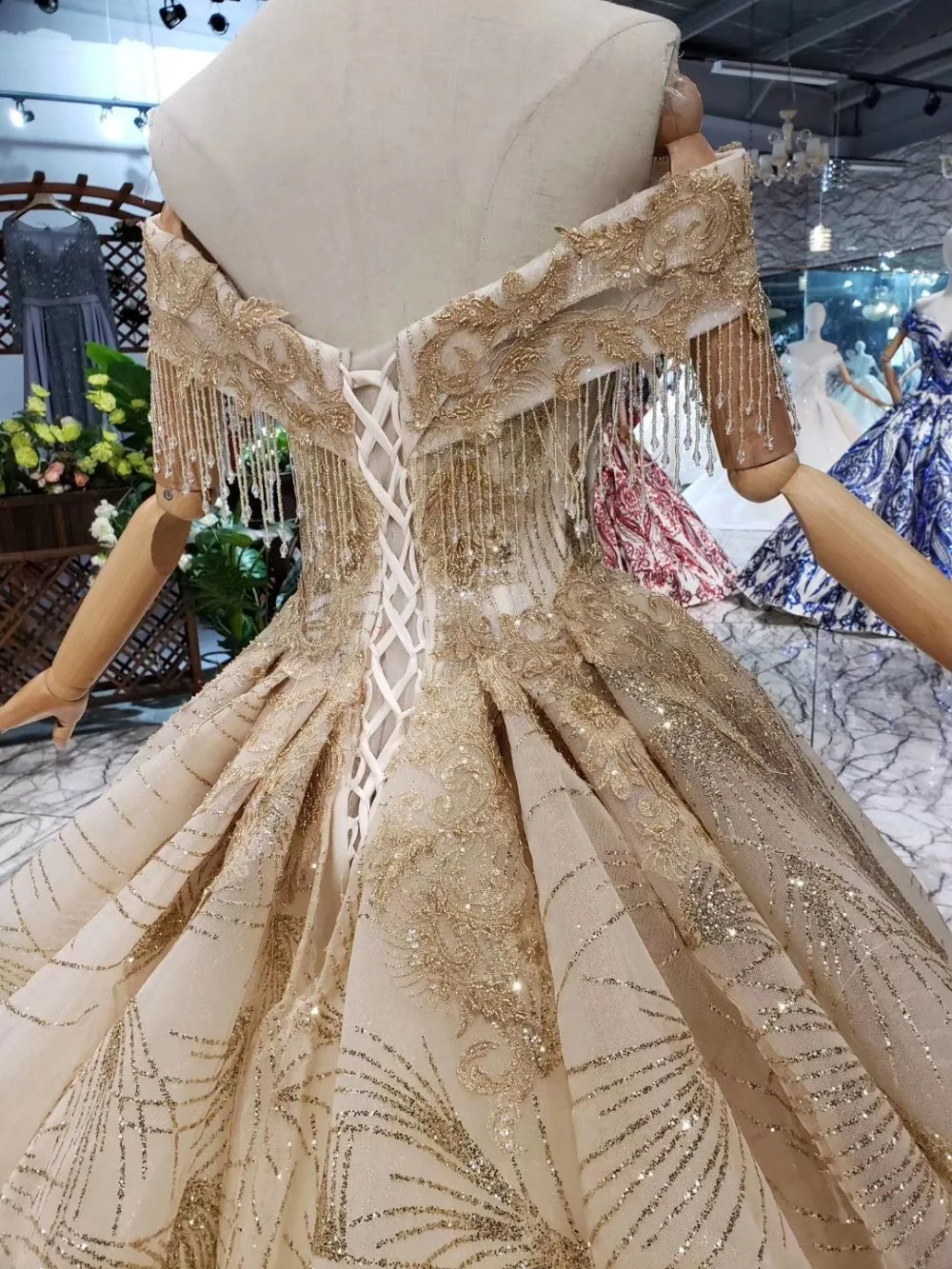 CloverBridal Middle East style beaded tassels incredible advanced glitter net Lace gold wedding dress 2019 latest luxury