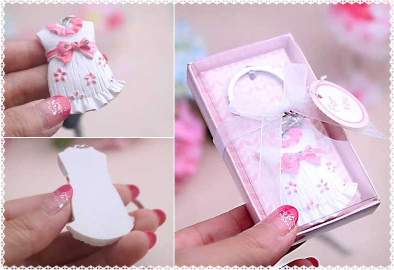 Подарок для будущей матери и подарки гостей детский брелок на день рождения