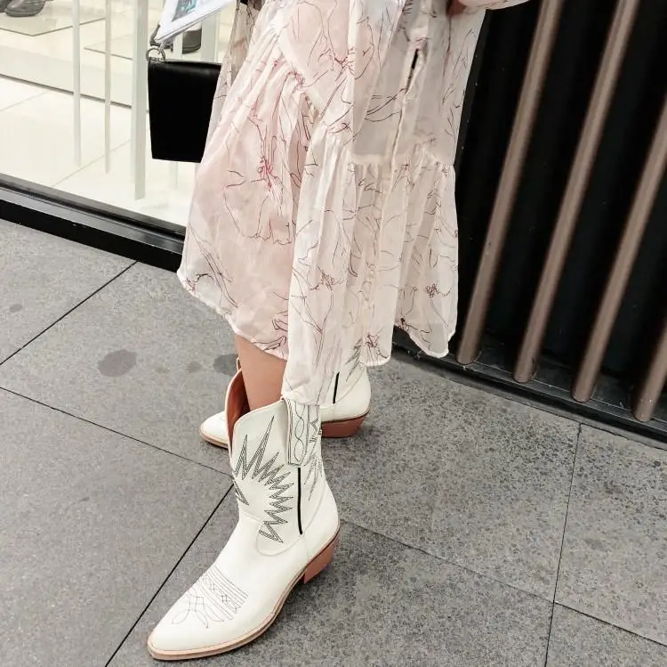 Buono Scarpe/женские сапоги с вышивкой; рыцарские сапоги на среднем каблуке в стиле ретро; женские сапоги из натуральной кожи; Botas Mujer; ковбойские сапоги в западном стиле; распродажа; модель года