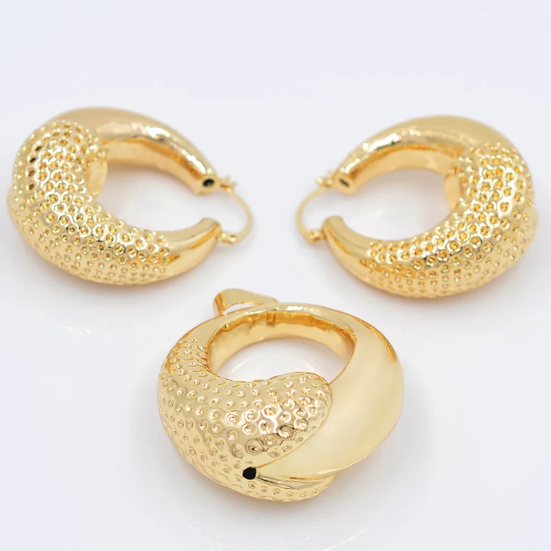 Набор украшений ZEADear: большие серьги-обручи и кулон на ожерелье для женщин, покрытые 18-каратным золотом, из медной проволоки круглой формы с луной для вечеринки, свадьбы и в подарок.