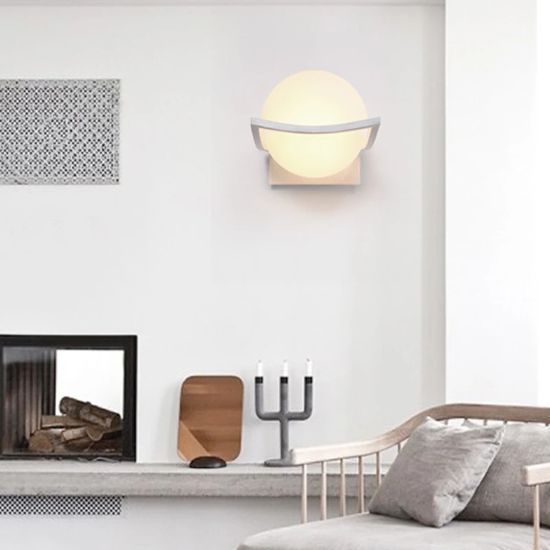 Современный светодиодный настенный светильник с креативным стеклянным абажуром