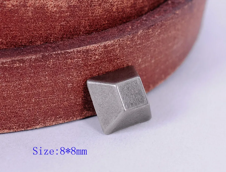 50x Ретро Серебряные квадратные конусные Шипы Заклепки для украшения кожи |