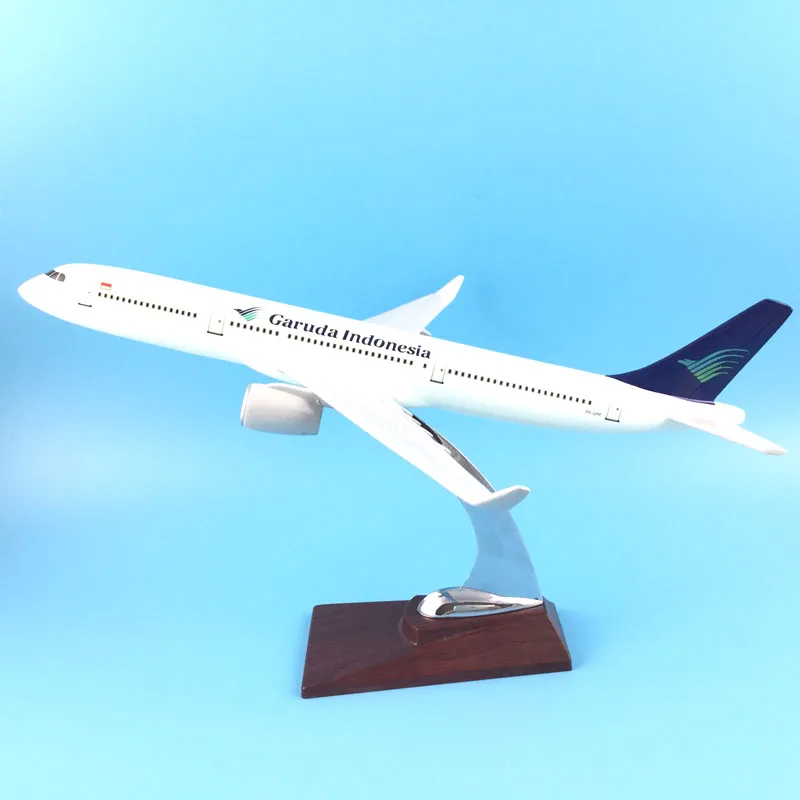 

Модель самолета GARUDA INDONESIA A330, 31 см, металлическая основа, Игрушечная модель самолета, подарок на день рождения