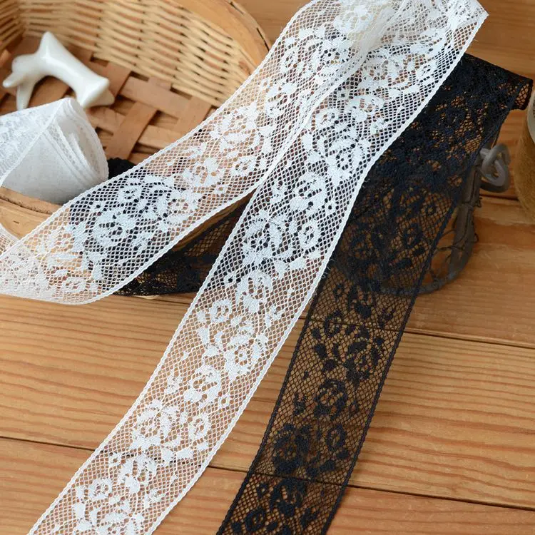 

2019 hot sale Lace accessories Black and white small rose embroidery lace width 3.5 cm H3503