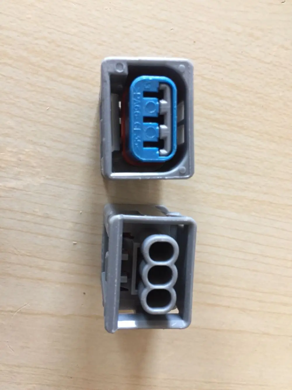 

For Ford Mondeo Jaguar Range Rover Evoque Connector plug for ignition coil