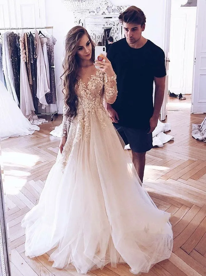 

Stunning A-line Tulle Wedding Dress 2019 Appliques Long Sleeve V-neck Bridal Gowns robe mariage femme