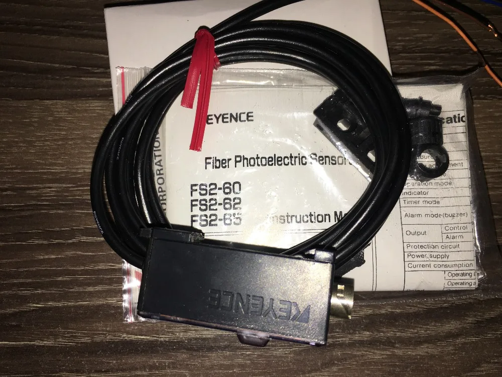 Фотоэлектрический переключатель FS2-60 волоконный усилитель KEYENCE 12-24VDC