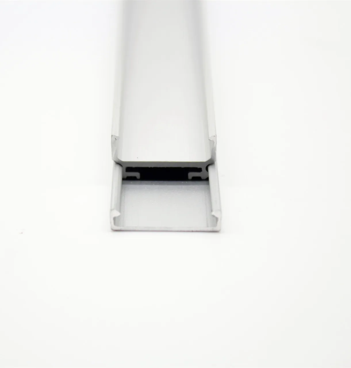 QSG-2019Aluminium profile with milky cover in 1m longhalf round type diffused | Лампы и освещение