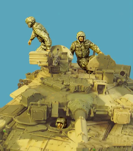 

Шкала сборки 1/35 современный Русский Танк команда в форме солдат фигурка смолы модель Неокрашенная